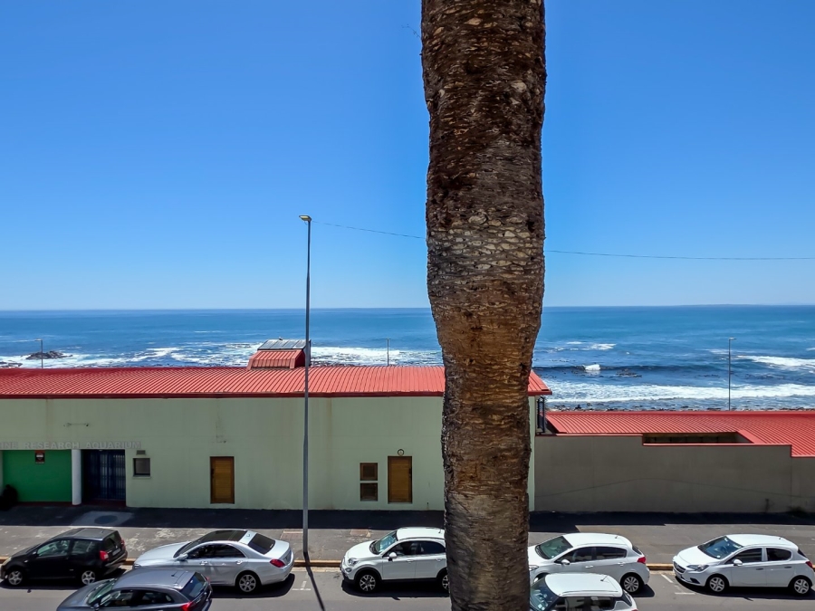 2 Bedroom Property for Sale in Sea Point Western Cape